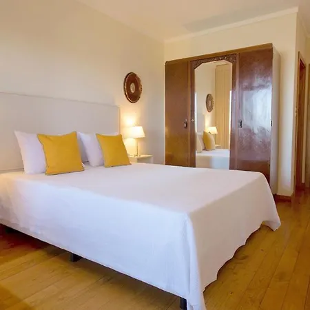 Villa Sleeps 6 Pool Air Con Wifi Gouvães